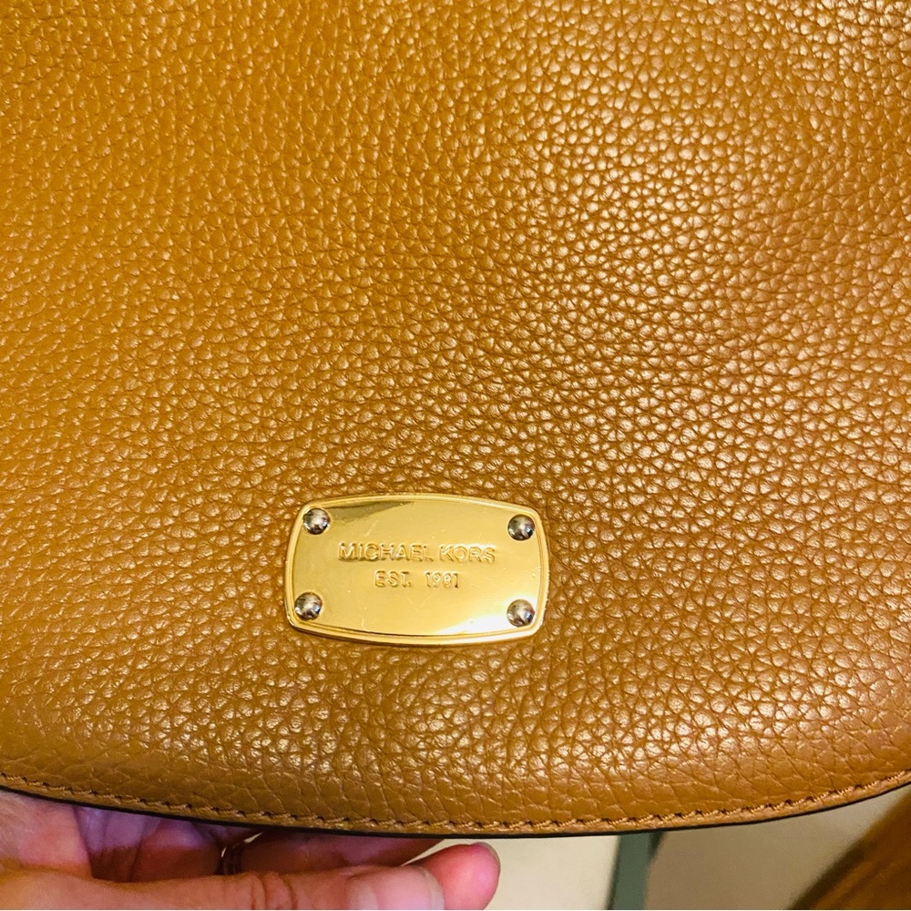 Michael Kors Acorn Pebbled Leather Saddle Bag - Picture 6 of 10